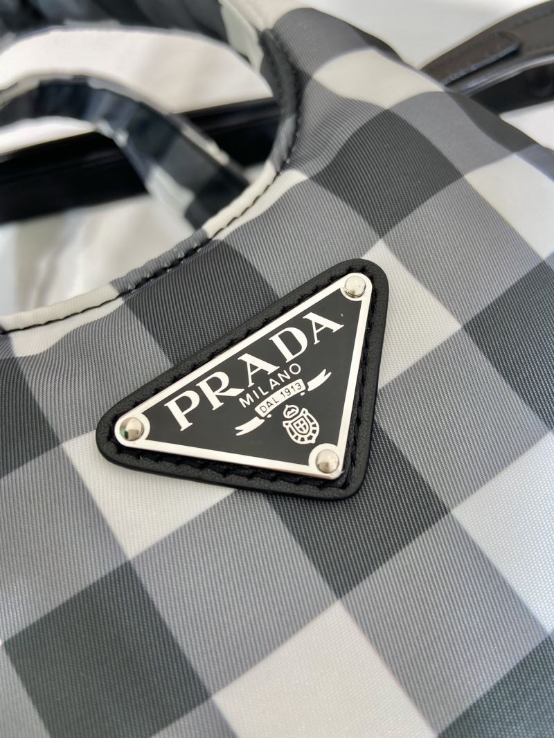 Pra*a tote bags